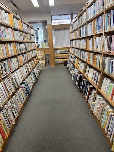 新宿区立大久保図書館